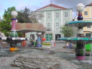 Hundertwasserbrunnen in Zwettl