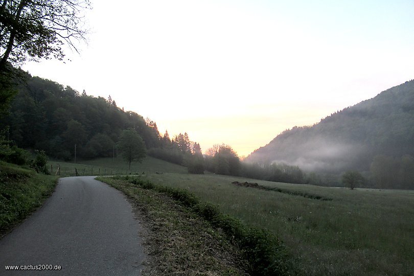 Sonnenaufgang im Doubs Tal